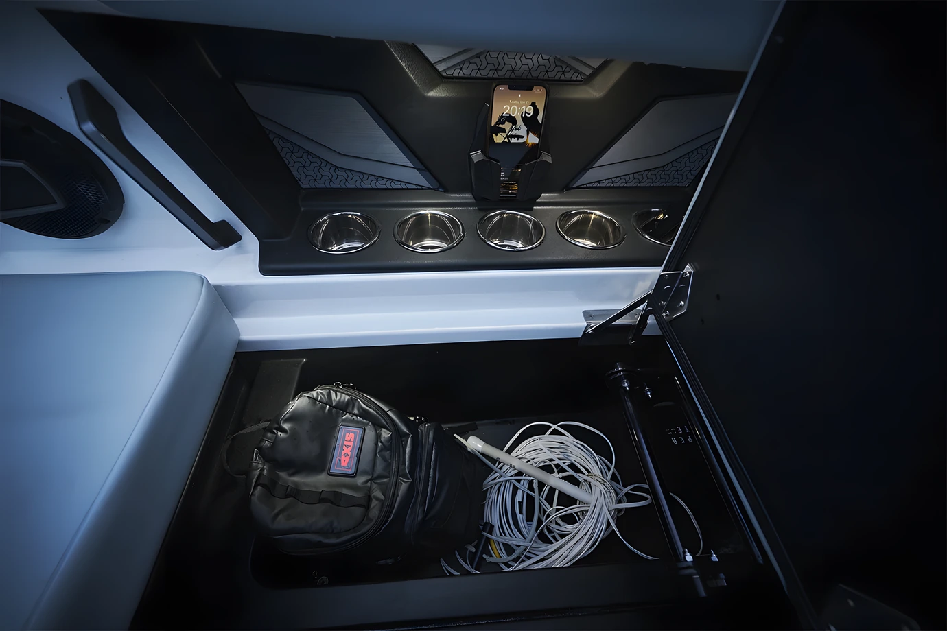 axis-my26-t-series-interior-lounge-storage.webp